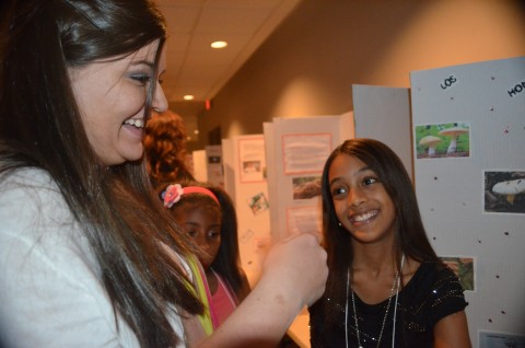 Estudiantes en feria cientifica